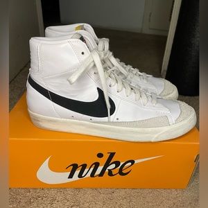 Nike Blazer Mid 77